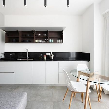 Yefet - By Beach Apartments Tlv Тель-Авив Экстерьер фото
