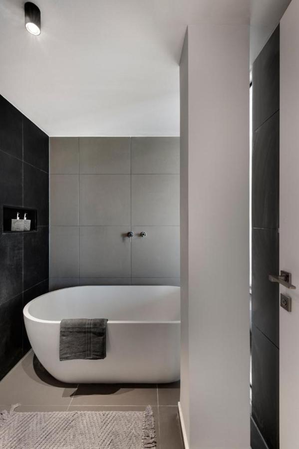 Yefet - By Beach Apartments Tlv Тель-Авив Экстерьер фото