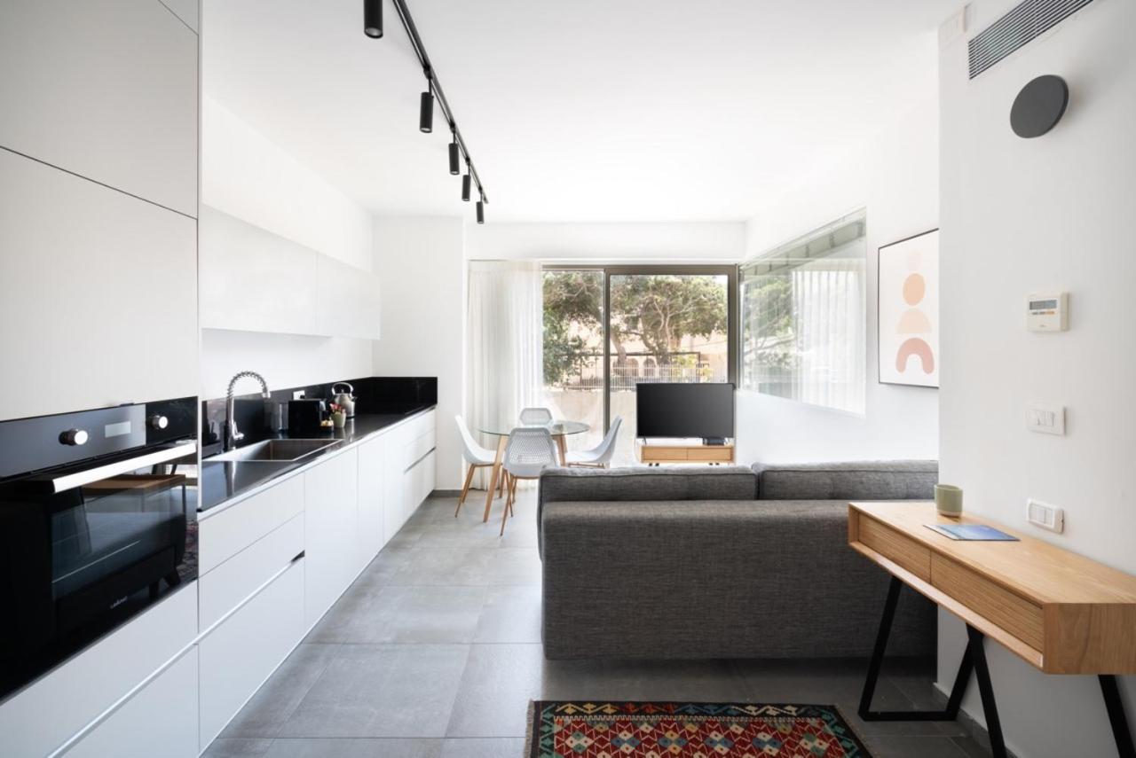 Yefet - By Beach Apartments Tlv Тель-Авив Экстерьер фото