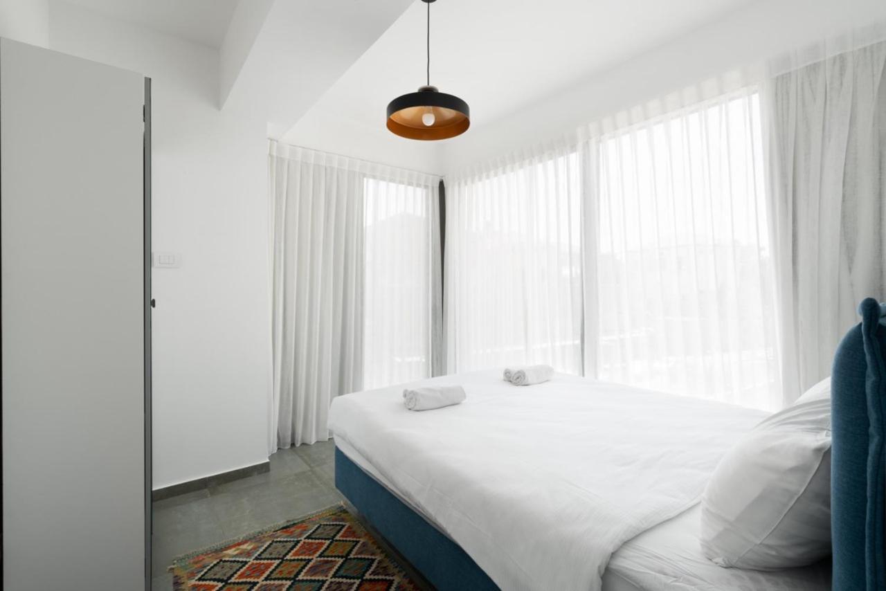 Yefet - By Beach Apartments Tlv Тель-Авив Экстерьер фото